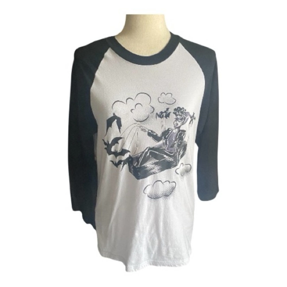 The Halloween Shirt Company-Black And White Raglan Tshirt-Size Small